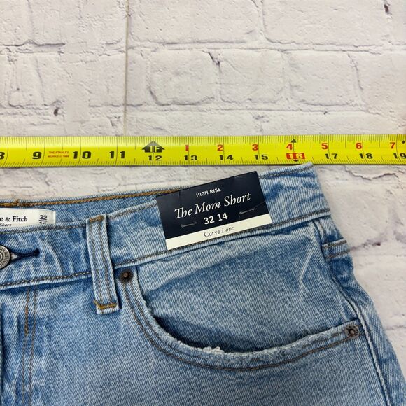 NWT Abercrombie & Fitch Women High Rise Mom Jean Shorts Size 32/14 Denim C056 10 - Picture 4 of 16